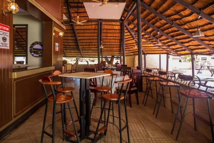 Zambezi Junction Lodge Livingstone Exterior foto