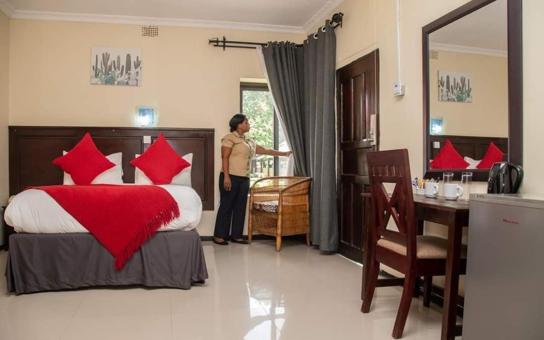 Zambezi Junction Lodge Livingstone Exterior foto