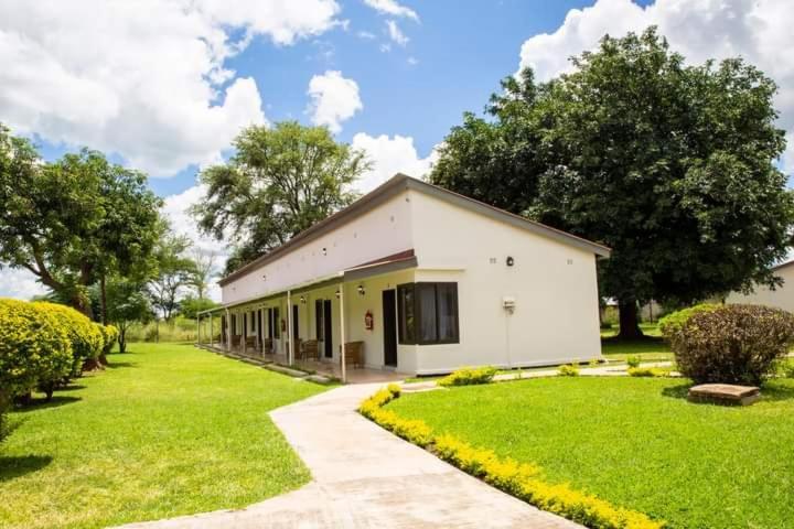 Zambezi Junction Lodge Livingstone Exterior foto