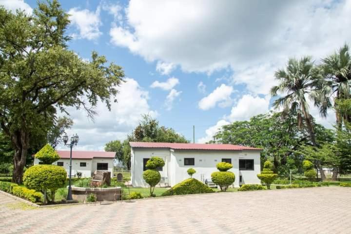 Zambezi Junction Lodge Livingstone Exterior foto